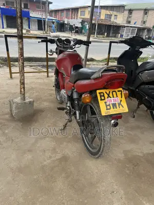 Suzuki GSX 125 2009 Red