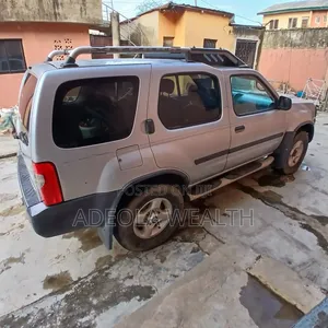 Nissan Xterra 2004 Gray