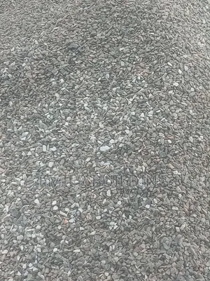 30 Tons Half Inches Granite Available