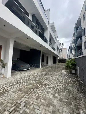 4bdrm Duplex in Ologolo for sale