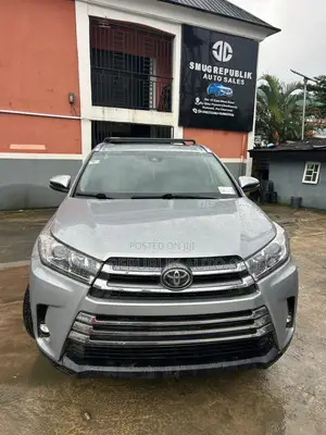 Toyota Highlander XLE 2019 Blue