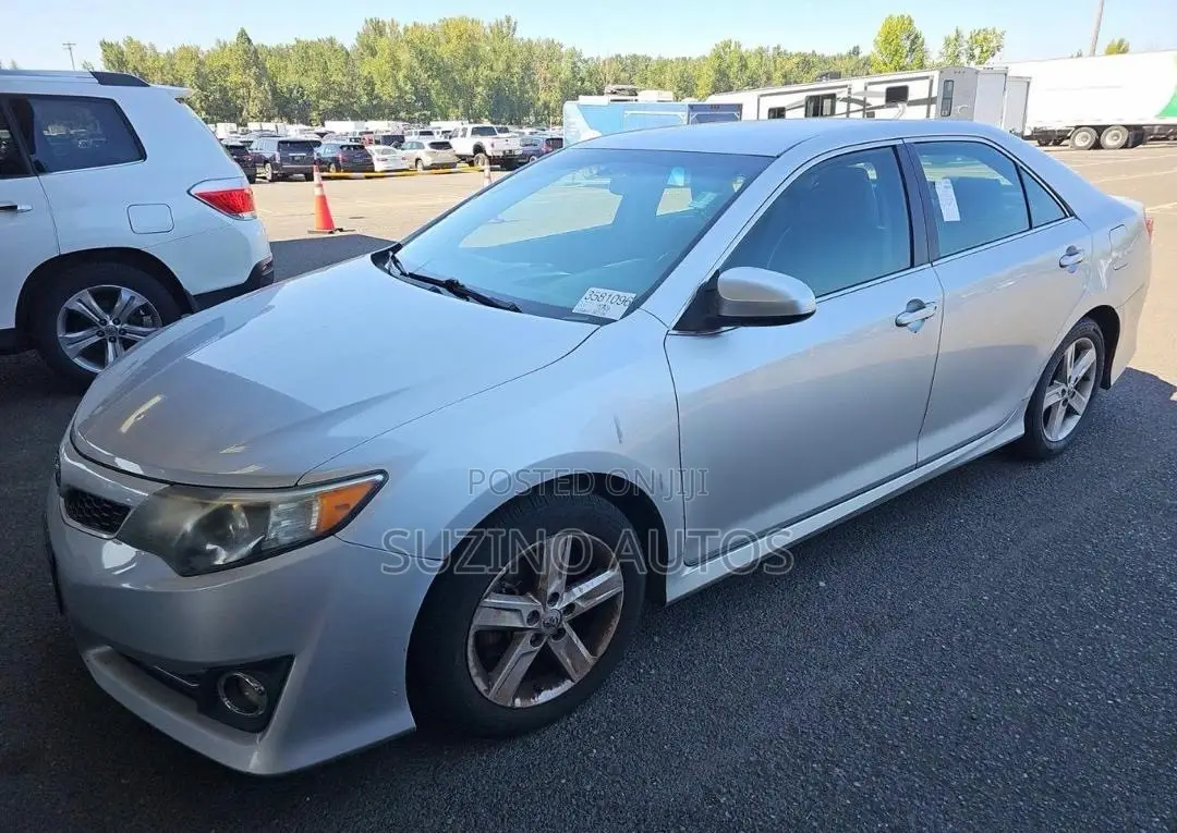 Toyota Camry 2013 Silver