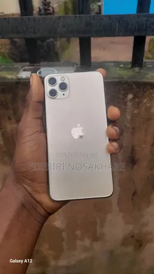 Apple iPhone 11 Pro Max 64 GB Gold