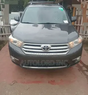 Toyota Highlander SE 2011 Gray