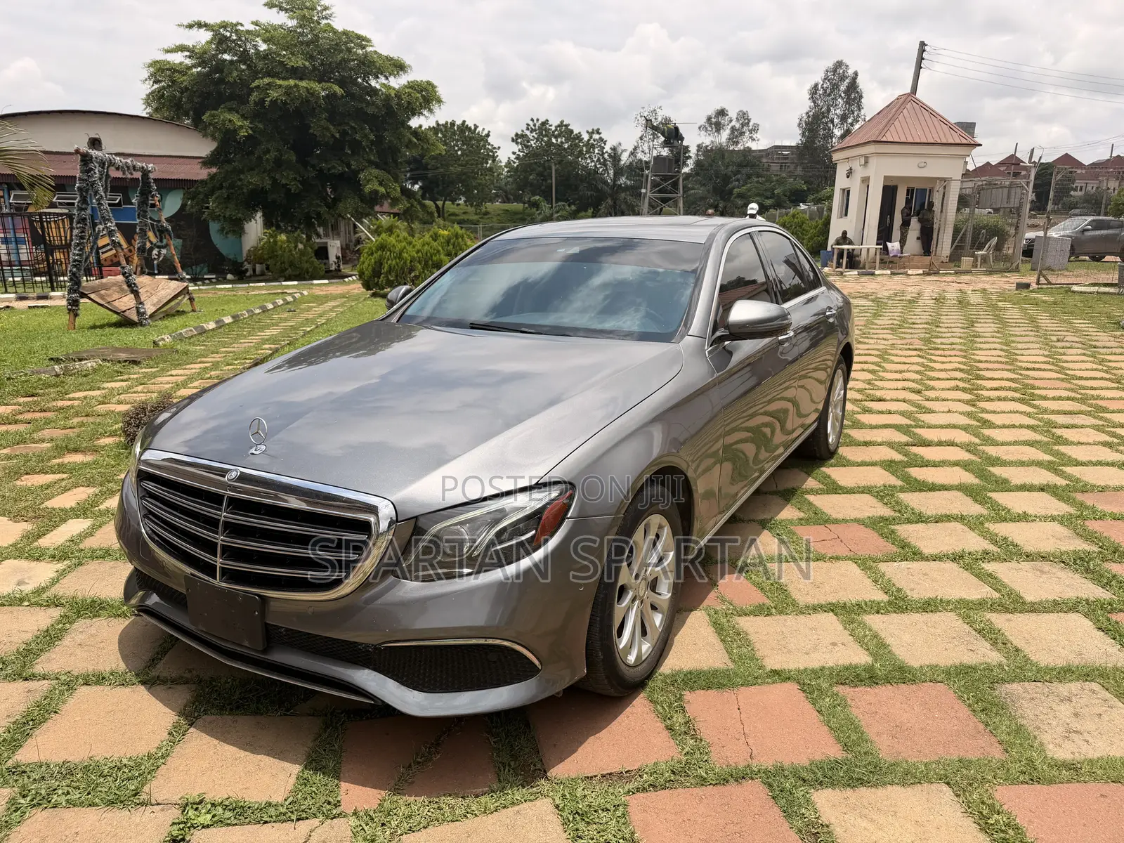 Mercedes-Benz E300 2017 Gray