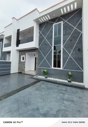 3bdrm Duplex in Rayfield Estate,, Akobo for sale