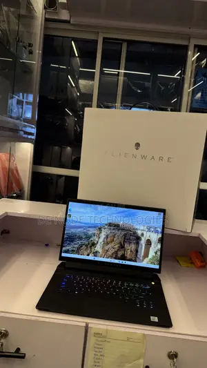 New Laptop Alienware M15 R4 16GB Intel Core i7 SSD 512GB