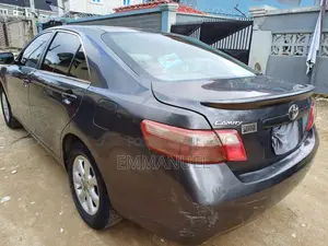 Toyota Camry LE 4dr Sedan (2.4L 4cyl 5A) 2009 Gray
