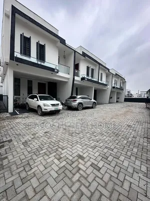 4bdrm Duplex in Ikota for sale