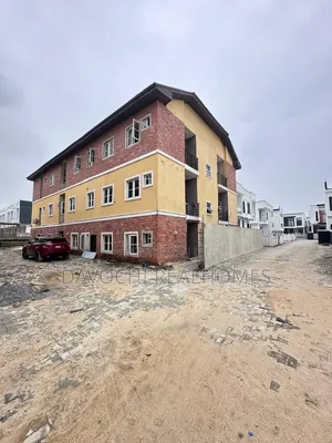 3bdrm Apartment in Ikota for sale