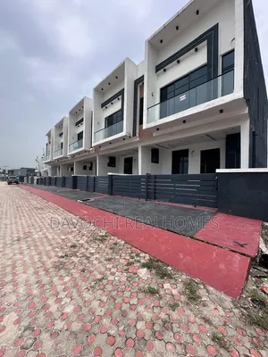 3bdrm Duplex in Ikota for sale