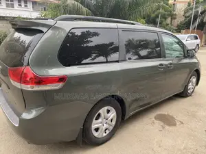 Toyota Sienna LE 7 Passenger 2011 Green
