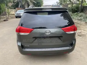 Toyota Sienna LE 7 Passenger 2011 Green