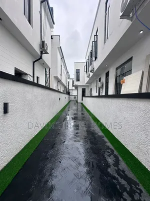5bdrm Duplex in Off Lekki-Epe Expressway for sale