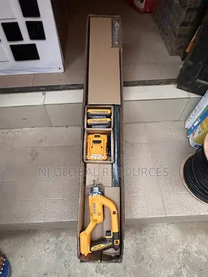 Cordless Concrete Vibrator / Ingco Poker