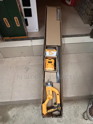 Cordless Concrete Vibrator / Ingco Poker