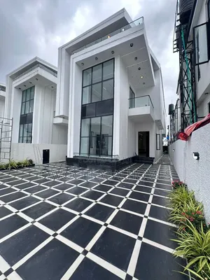 5bdrm Duplex in Off Lekki-Epe Expressway for sale