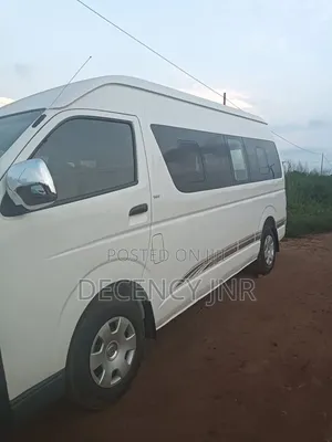 Toyota HiAce 2015 White