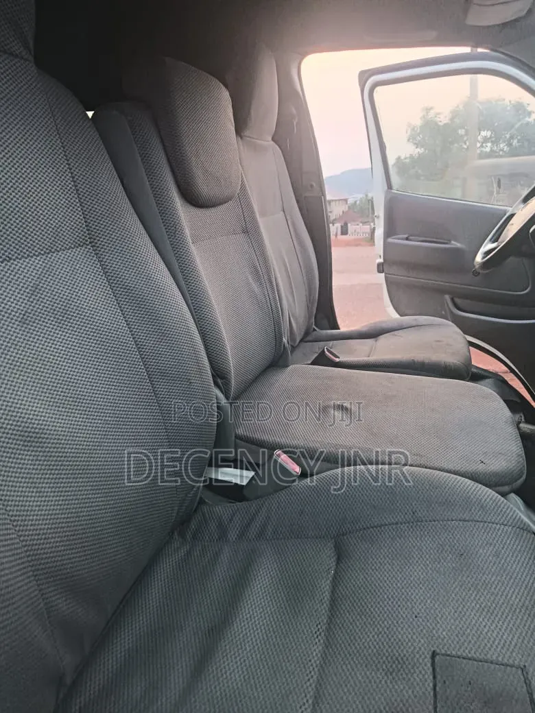 Toyota HiAce 2015 White