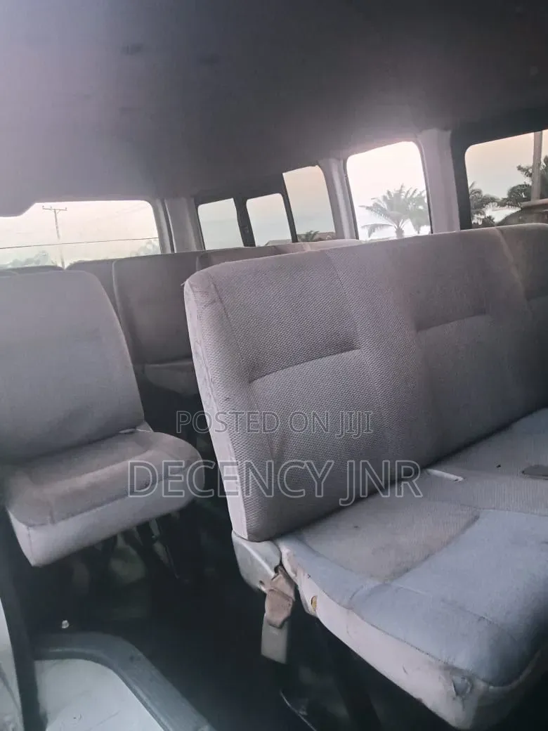 Toyota HiAce 2015 White