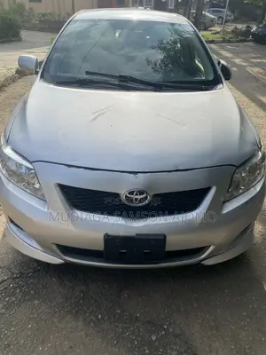Toyota Corolla LE 4dr Sedan (1.8L 4 cyl 4A) 2009 Silver