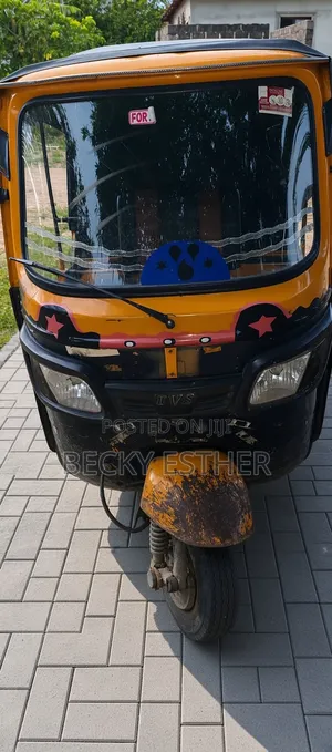 Tricycle 2023 Orange