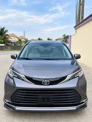 Toyota Sienna XLE FWD 7-Passenger 2023 Gray