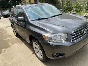 Toyota Highlander Limited 2011 Beige