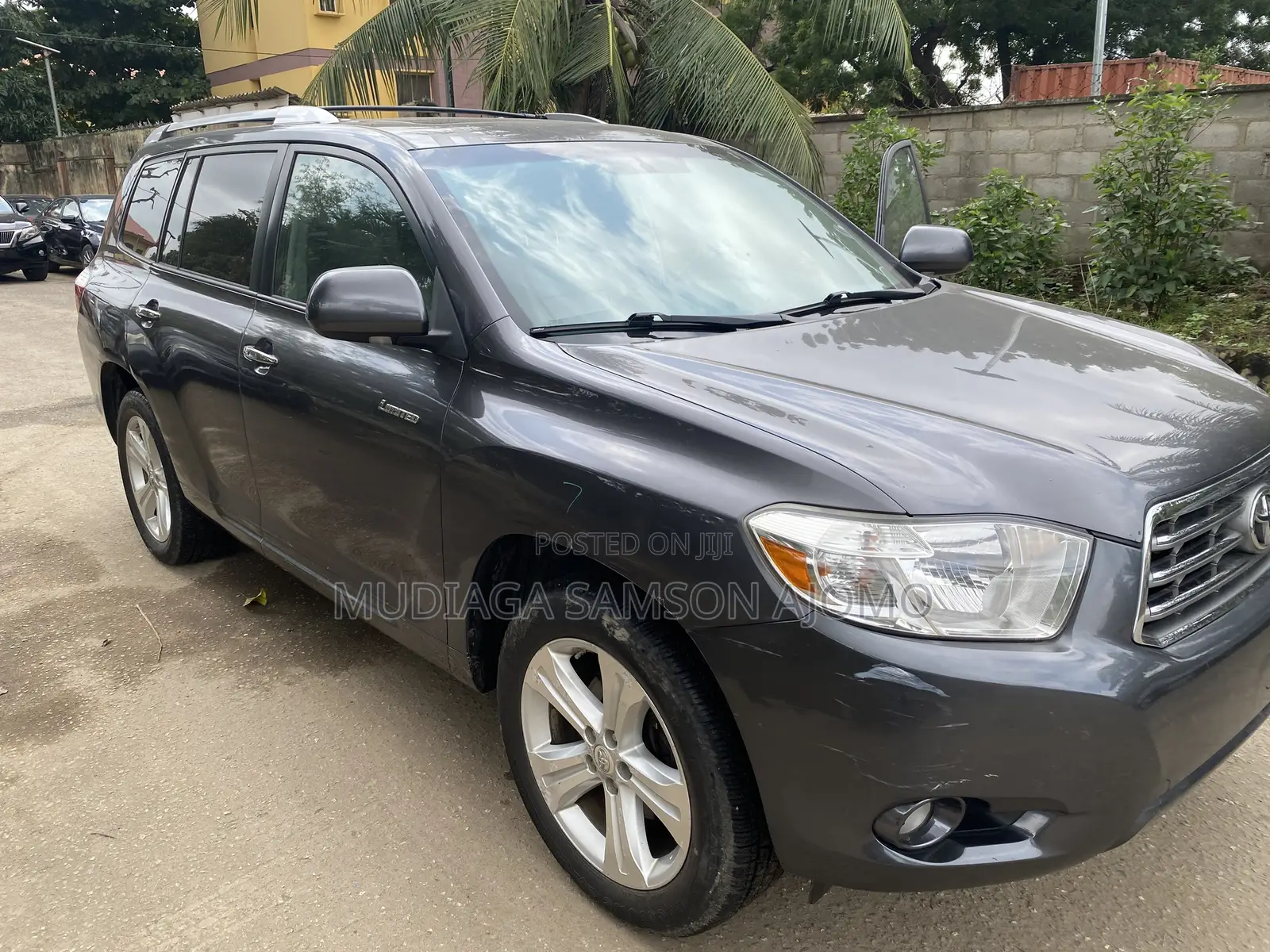 Toyota Highlander Limited 2011 Beige