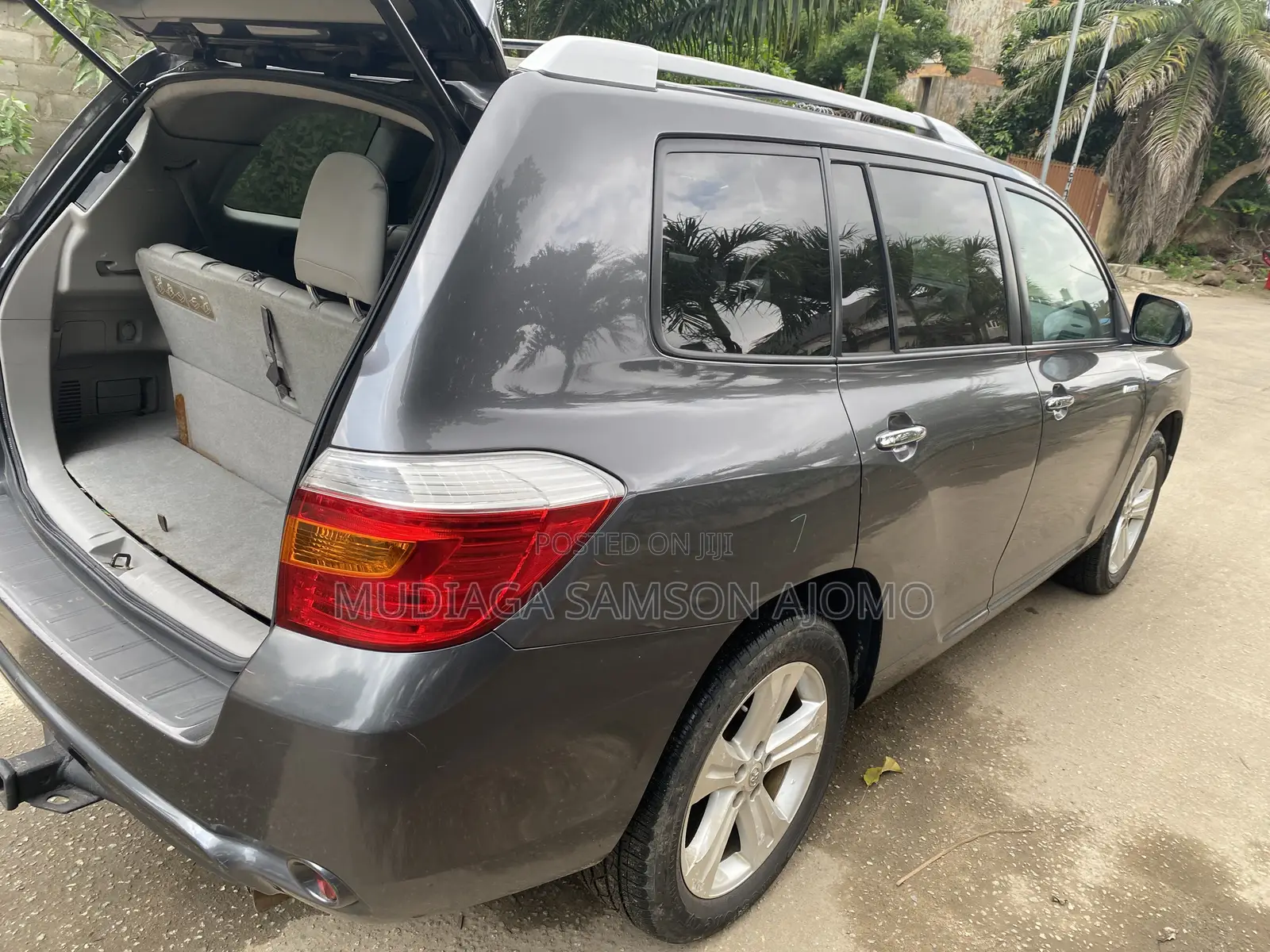 Toyota Highlander Limited 2011 Beige