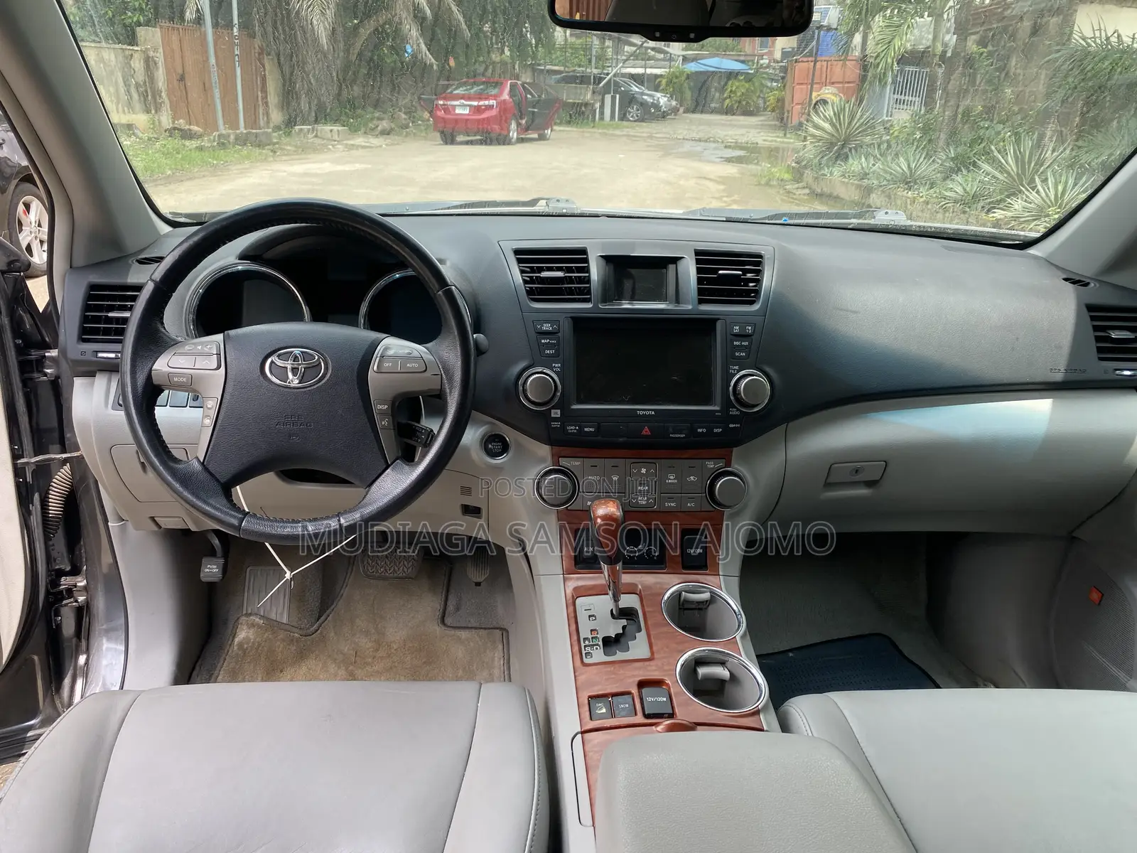 Toyota Highlander Limited 2011 Beige