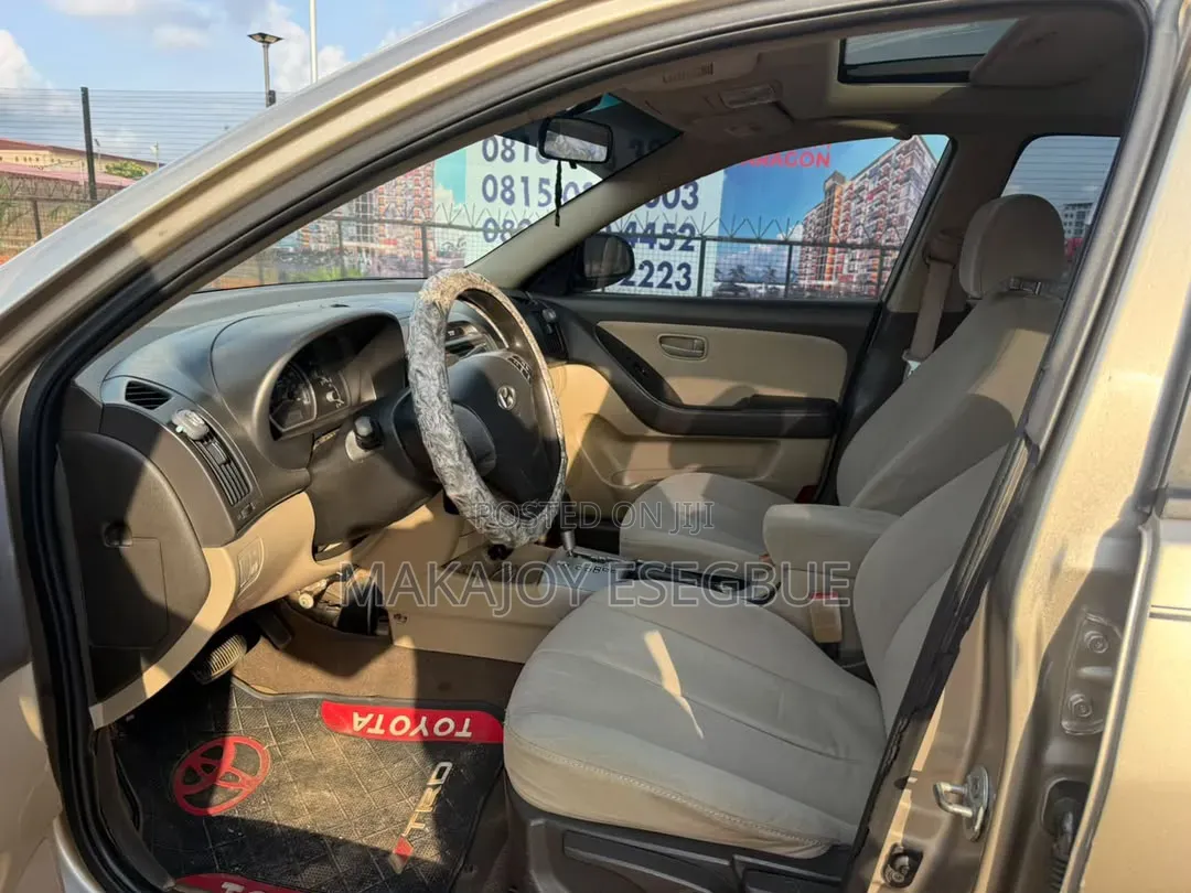 Hyundai Elantra 2008 Gold