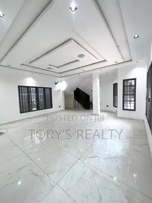 5bdrm Duplex in Lekki Phase 1 for rent