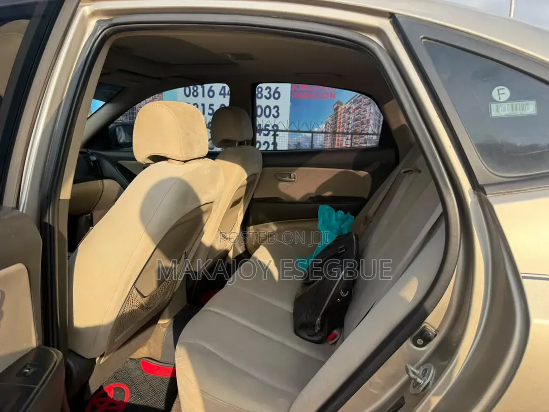 Hyundai Elantra 2008 Gold