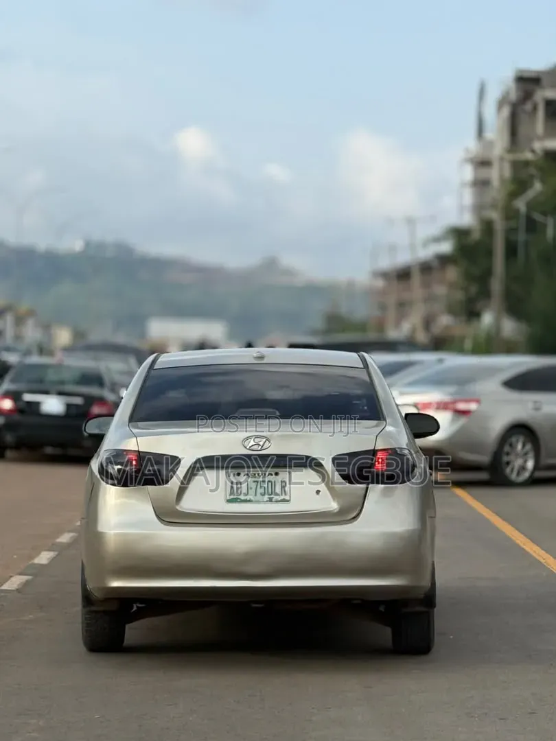 Hyundai Elantra 2008 Gold