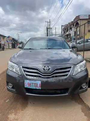 Toyota Camry LE 4dr Sedan (2.5L 4cyl 6AM) 2010 Gray