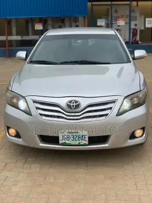 Toyota Camry LE 4dr Sedan (2.5L 4cyl 6AM) 2010 Silver