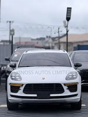 Porsche Macan Turbo 2021 White