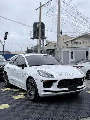 Porsche Macan Turbo 2021 White