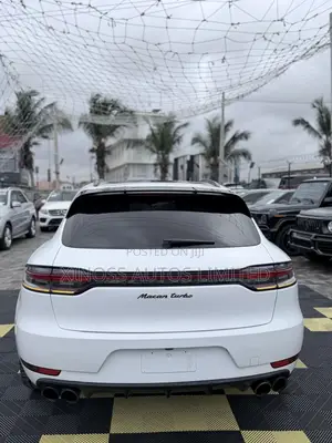 Porsche Macan Turbo 2021 White