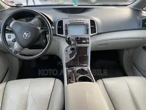 Toyota Venza AWD 2011 Gray