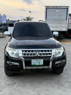 Mitsubishi Pajero 2010 Silver