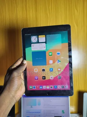 Apple iPad 9.7 32 GB Silver