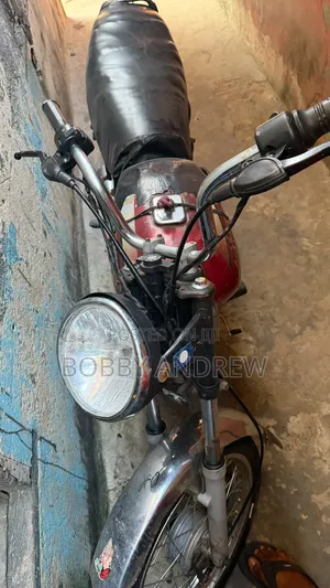 Bajaj Boxer 100 2022 Red