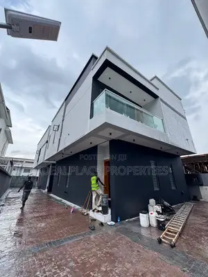 4bdrm Duplex in Surulere for sale