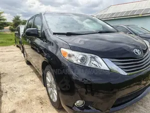 Toyota Sienna XLE 8 Passenger 2012 Black