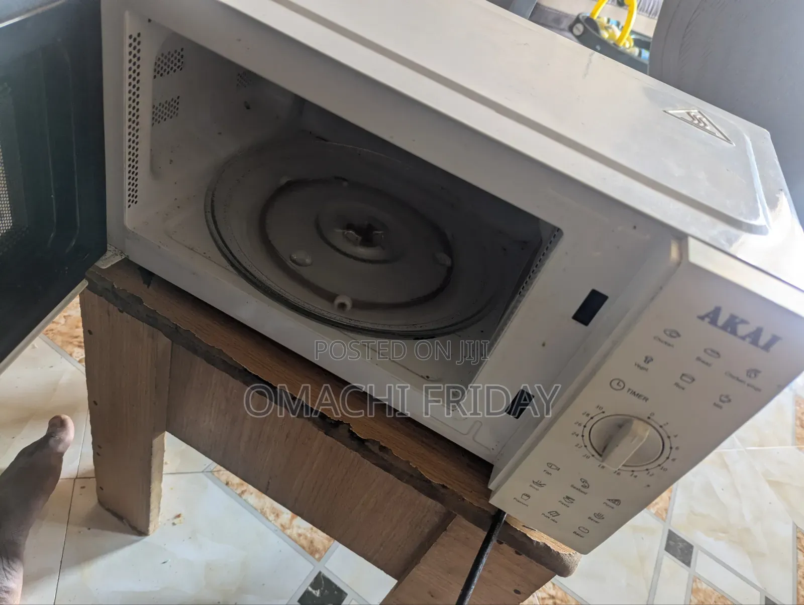Akai Microwave