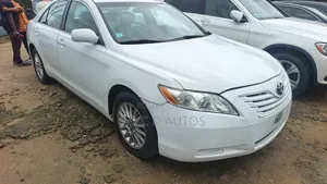 Toyota Camry LE V6 4dr Sedan (3.5L 6cyl 6AM) 2008 White