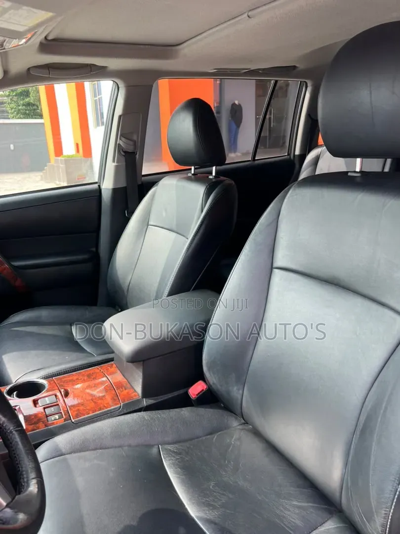 Toyota Highlander SE 2012 White