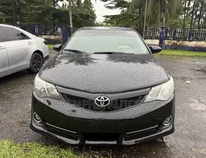 Toyota Camry SE 4dr Sedan (2.5L 4cyl 6A) 2012 Black